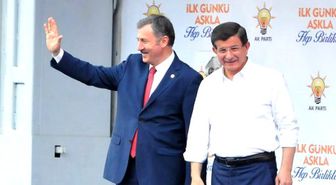 Davutoğlu'nun ekibinde yer alan Selçuk Özdağ'dan AK Partiye 'suç uydurma' ithamı: İhraç tebligatı ayın beşinde geldi, suç tarihleri 7 ve 8'i
