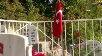 Şehit öğretmenin ailesine anlamlı hediye