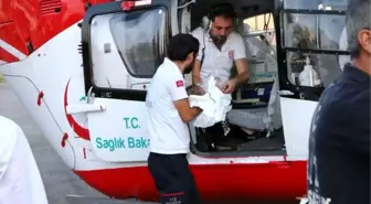 Mehmet bebeğin yardımına ambulans helikopter yetişti