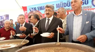 Van'da aşure dağıtımı