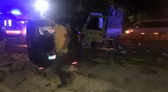 Gaziantep'te iki araç kafa kafaya çarpıştı: 2 yaralı