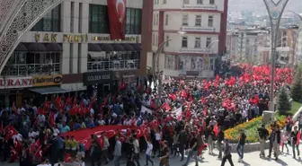 Hakkari'de 'teröre lanet kardeşliğe davet' yürüyüşü