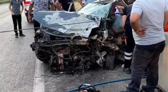 Burdur'da iki otomobil kafa kafaya çarpıştı: 1 ölü, 5 yaralı