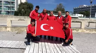 Kuşak Güreşi'ne ilk kez katılan Türk takımı rakiplerine şans vermedi