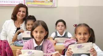 İlkokul öğrencilerine Başkan Köse'den hediye