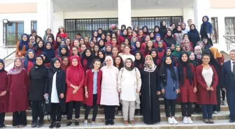 İmam Hatip Lisesinde kız öğrencilerle söyleşi