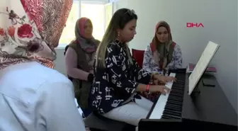 Bursa köylü kadınların 'piyano' heyecanı