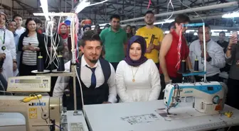 Nikahları dikiş makinesi masasında kıyıldı