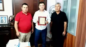 Devecilerden teşekkür ve plaket