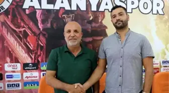 Alanyaspor'un ilk çorap reklamı Cleopatra Ink oldu