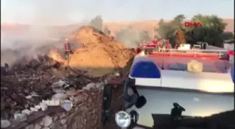 Ankara'da korkutan yangın, 4 ev kullanılamaz hale geldi