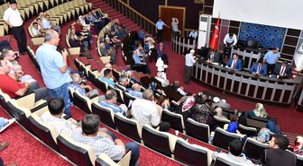 Karatay'da söz meclisleri sürüyor