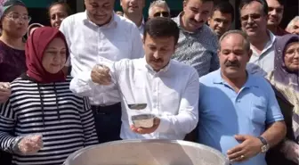 Ak parti'li dağ, aşure dağıttı