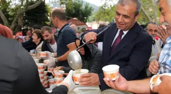 Bozkurt'ta vatandaşlara aşure ikramı