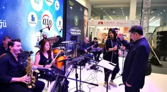 Büyükşehir standı ziyaretçi akınına uğruyor