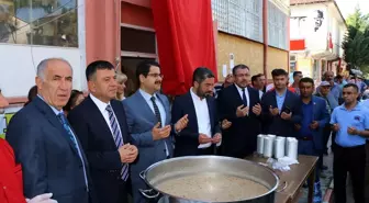 Hekimhan'da aşure ikramı