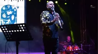 Hüsnü şenlendirici çeşme'de konser verdi