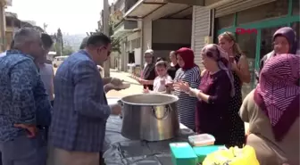 İzmir ak parti'li dağ, aşure dağıttı