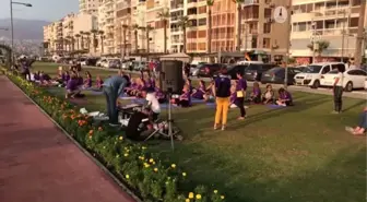 Alzaymır farkındalığı için Kordon'da yoga yaptılar - İZMİR