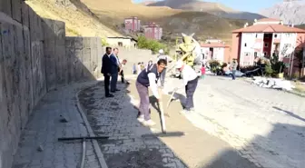 Hakkari Belediyesinden yol onarım çalışması