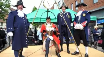 İngiltere'de Orta Çağ'dan kalma ilginç gelenek: Belediye başkanının kilosunu tartmak