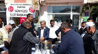 Günyüzü'nde vatandaşa aşure ikramı