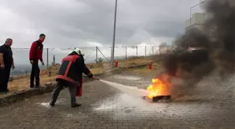 Hastane çalışanlarına yangın eğitimi