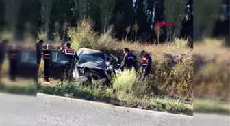 Kütahya işçilerin taşındığı midibüsle çarpışan otomobilin sürücüsü yaralandı