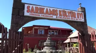 Biriktirdiği antikalarla iş yerini 'kültür evi'ne dönüştürdü - KARS