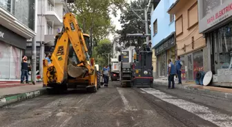 Çınar Caddesi'nde asfalt çalışması