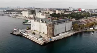 Haydarpaşa Garı'nın simgesi olan saat yerine monte edildi