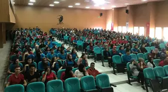 Nallıhan'da 'İnternet Bağımlılığı ve Sosyal Medya' semineri