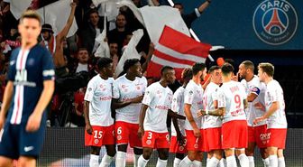 Galatasaray'ın Devler Ligi'ndeki rakibi PSG, sahasında Reims'e 2-0 yenildi