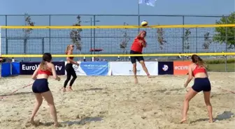 İzmir'de plaj voleybolu şöleni başlıyor