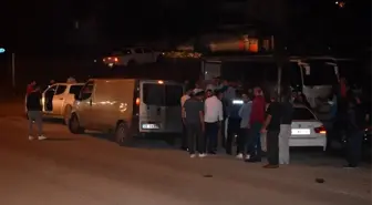 Kamyonet çarptı, başka aracın altında kaldı, hastanede öldü