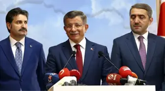 Ahmet Davuoğlu, eski BDP İstanbul Milletvekili Ufuk Uras ile görüştü