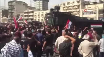 Irak'ta Yüzlerce Kişi Yolsuzlukları Protesto Etti