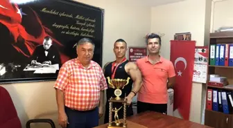 Şampiyon sporculardan Çocuk Komitesi'ne ziyaret