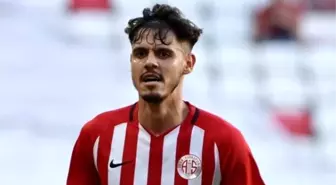 Antalyaspor'da savunmanın yıldızı Bahadır Öztürk!