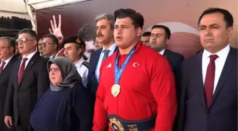 Dünya şampiyonu rıza kayaalp'e memleketinde miting gibi karşılama