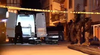Polis aracına bombalı saldırı düzenleyen 2 terörist etkisiz hale getirildi (3)
