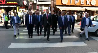 Yaya geçidinde nöbet tuttular