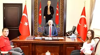 Isparta Valisi Seymenoğlu: 'Göğsümüzü kabartıyor, gözlerimizi yaşartıyorsunuz'