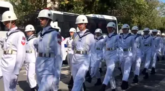 Soner Polat'ın cenazesinde askerlerin düzensiz yürüyüşü şaşkına uğrattı