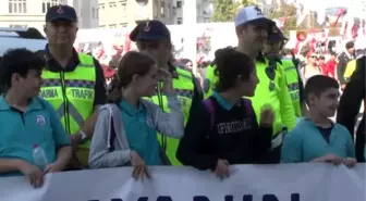 Taksim'de 'Öncelik hayatın, öncelik yayanın' etkinliği düzenlendi