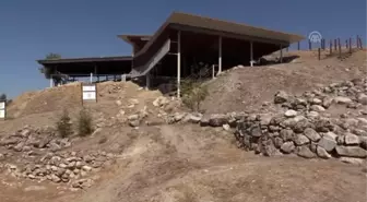 Arslantepe'de 5700 yıllık çocuk iskeleti bulundu