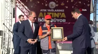 Çöpten tek tek topladıklarını, sanata dönüştürdü