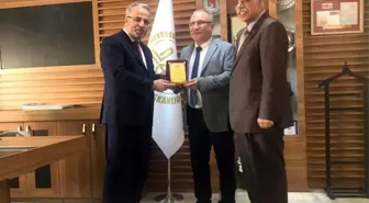 Diyanet İşleri Başkan Yardımcısı Dr. Burhan İşleyen'den anlamlı plaket