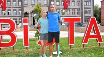 100 kilometrelik ultramaratonu 8 saat 38 dakikada tamamladı