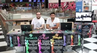 67 Burda Avm'de Latin Dansı tanıtım standı açıldı